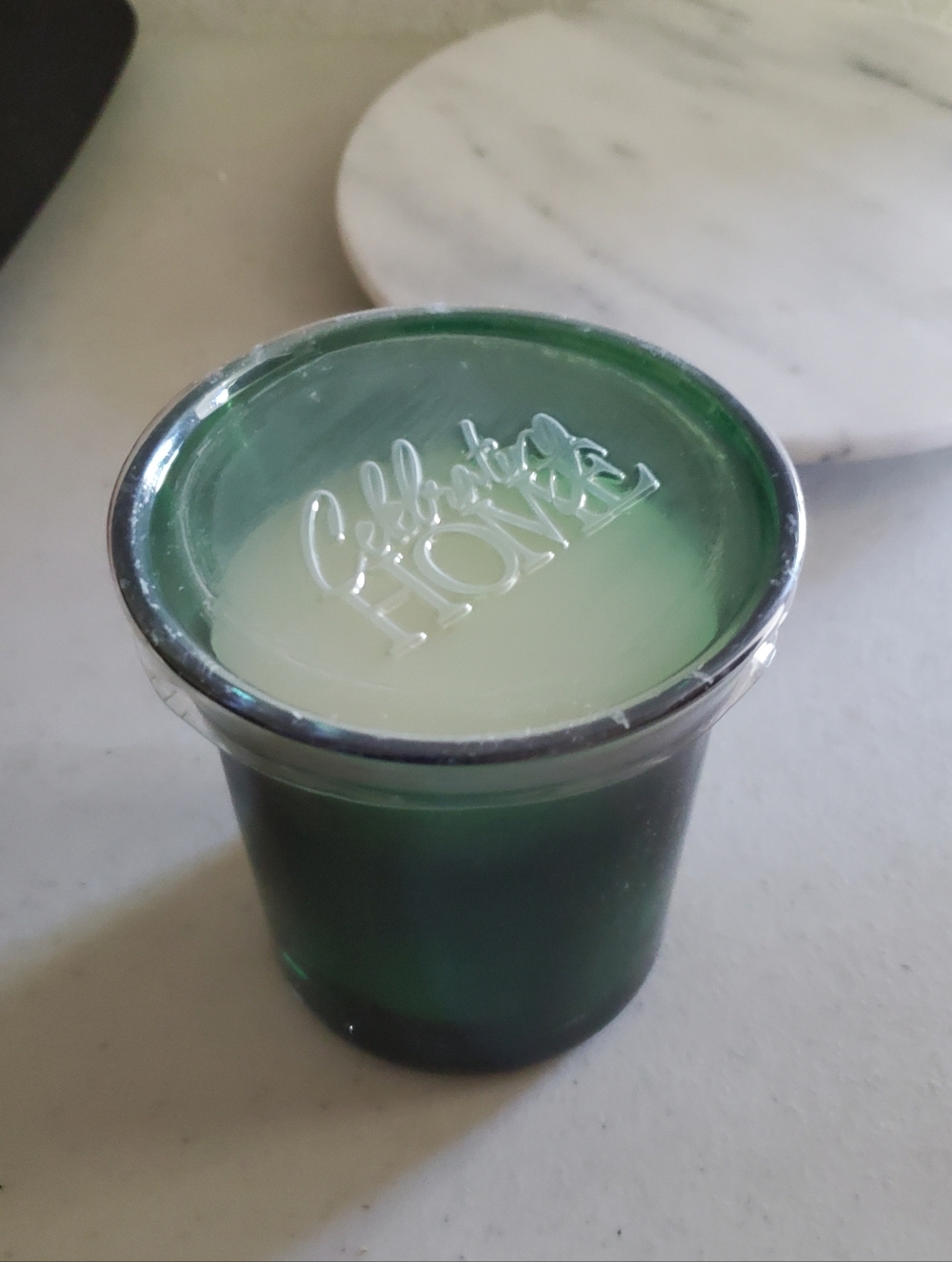 Wild Orchid Candle 13 oz New Celebrating Home Soy wax blend 60 Hours burn time - Picture 4 of 12